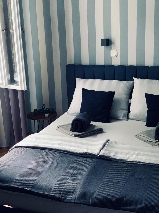 Hostel Sova Novi Sad Bagian luar foto